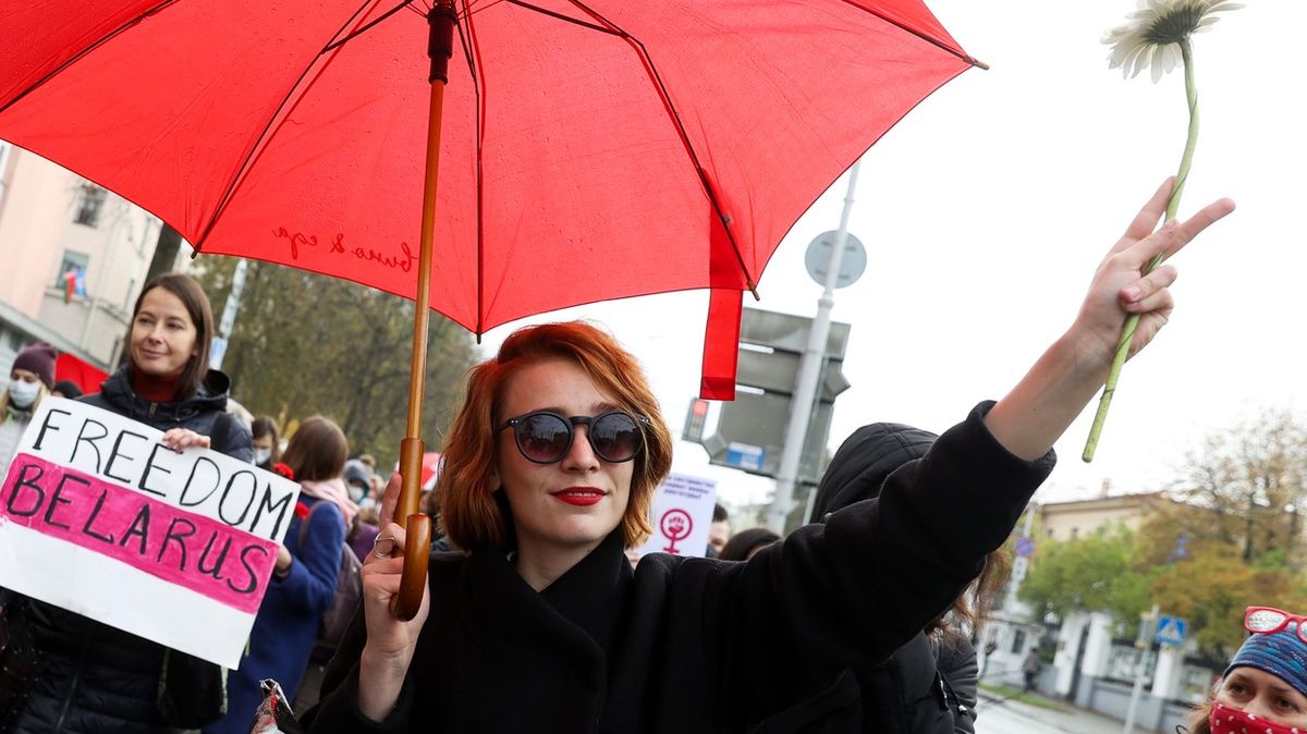 Stovky žen demonstrovaly v Minsku proti Lukašenkovi